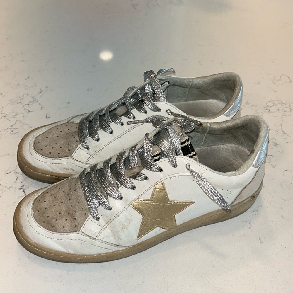 Women’s sneakers
